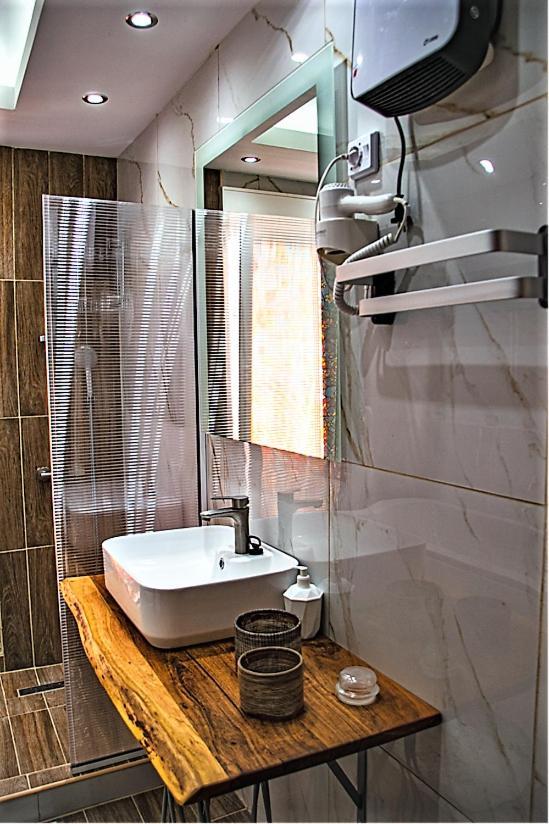 Kassandrou Suite Hot Tub-Jakuzzi - 2 Bedrooms - Big Balcony - Center Tesalonika Bagian luar foto