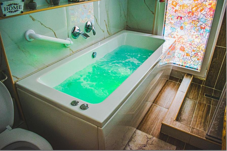 Kassandrou Suite Hot Tub-Jakuzzi - 2 Bedrooms - Big Balcony - Center Tesalonika Bagian luar foto